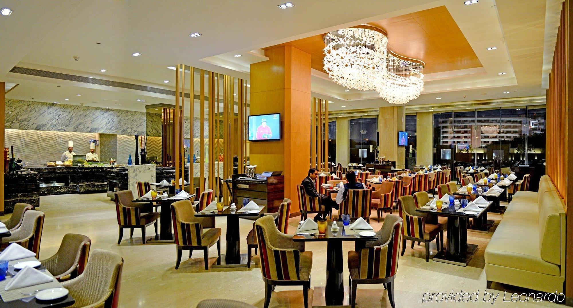 Готель Radisson Blu Джайпур Ресторан фото